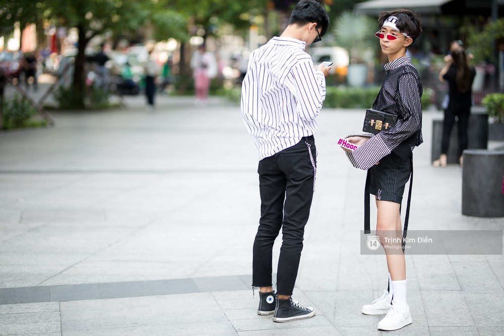 Street style VIFW ngày 2: Đồ lưới, shorts, giày cao gót được... phái nam tận dụng triệt để